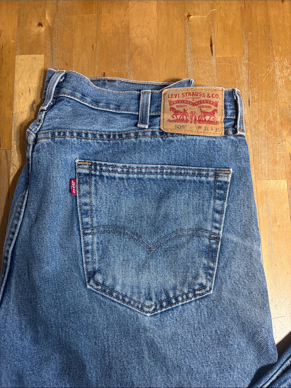 Levi's Men's 505 regular fit jeans - Picture 3 of 10